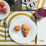 招待所 Isule & Breakfast 4*